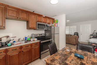 222 SW 15th Ave in Delray Beach, FL - Building Photo - Interior Photo