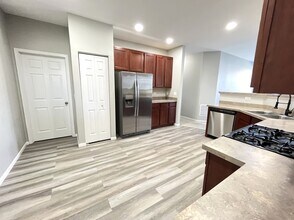 4237 Savoy Ln in McHenry, IL - Building Photo - Building Photo
