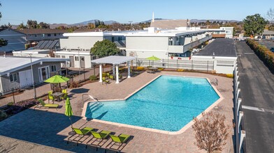 Briarwood Apartments in Livermore, CA - Foto de edificio - Building Photo