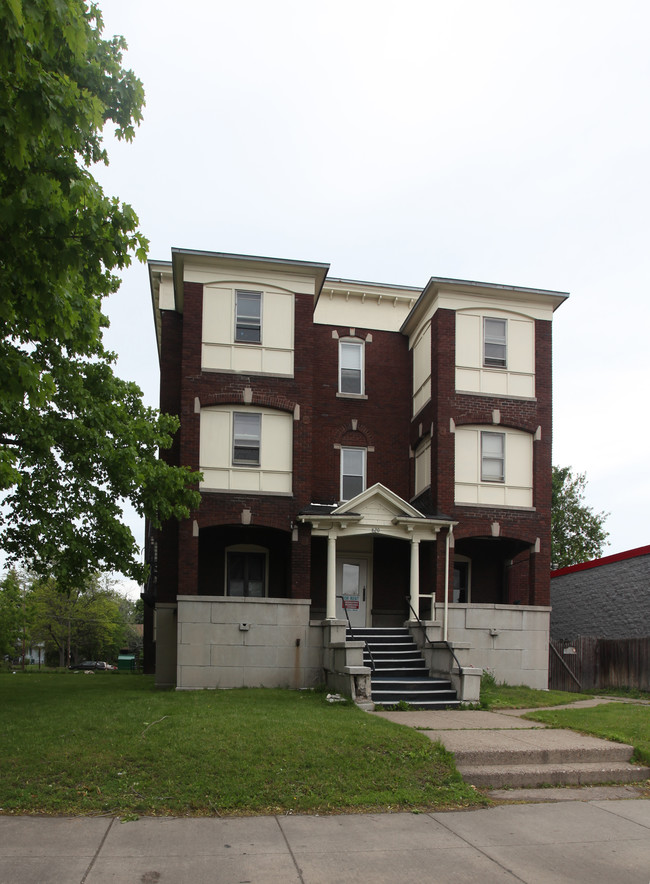 820 E Main St in Rochester, NY - Building Photo - Building Photo