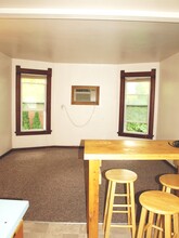 1935 University Ave, Unit Apt 2 in Madison, WI - Foto de edificio - Building Photo