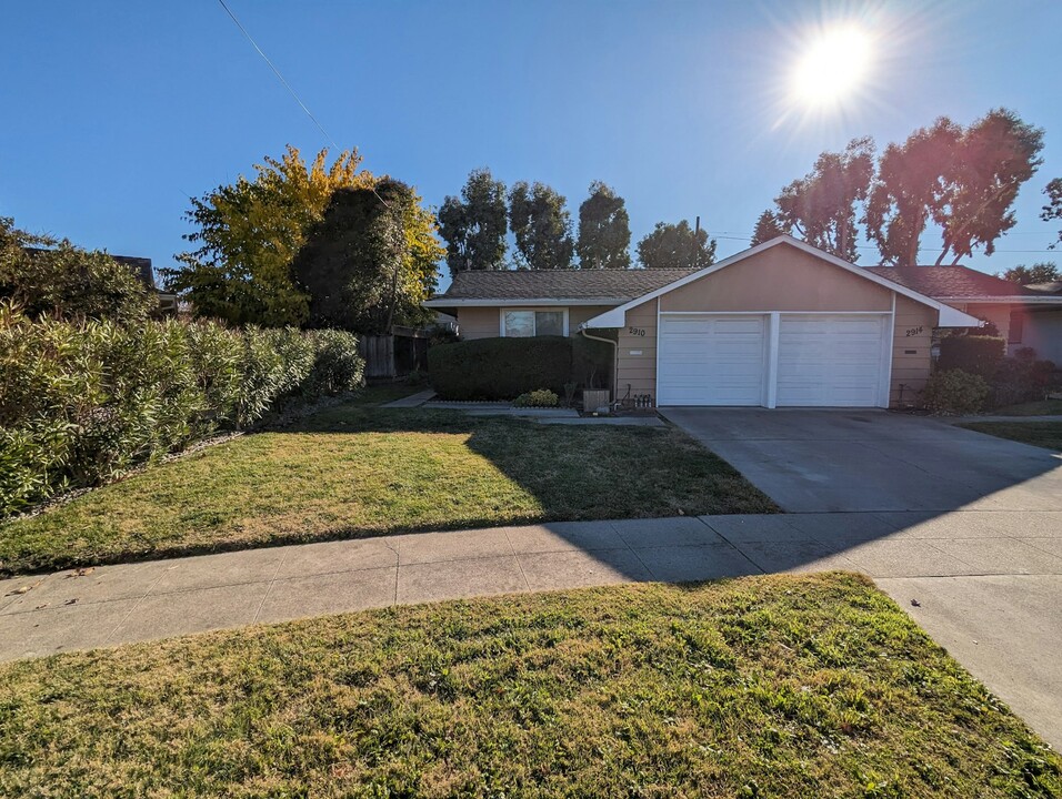 2910 Rosemary Ln in San Jose, CA - Building Photo