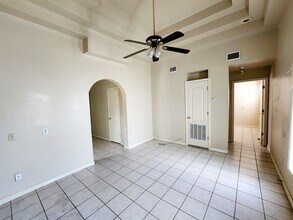 2202 Blaine St in Laredo, TX - Building Photo - Building Photo