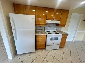 6730 NW 9th St in Margate, FL - Building Photo - Building Photo