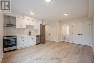 360-360 Lacasse Ave in Ottawa, ON - Building Photo - Building Photo