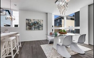 730 26th Ave S in Seattle, WA - Foto de edificio - Building Photo