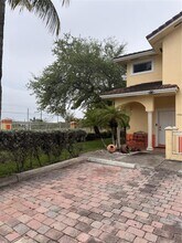 7400 NW 178th St in Hialeah, FL - Building Photo - Building Photo