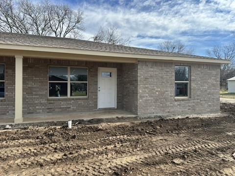 407 S 4th Ave in Marietta, OK - Building Photo