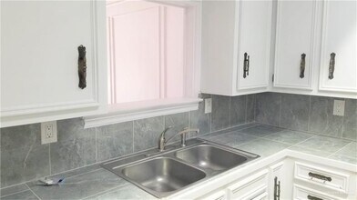 6 Rose Ellen Dr in McAllen, TX - Building Photo - Building Photo