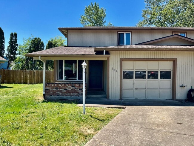 property at 162 SE Atwood Ave