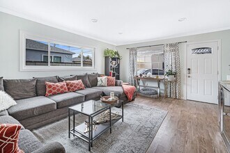 7608 Whitsett Ave in Los Angeles, CA - Building Photo - Building Photo