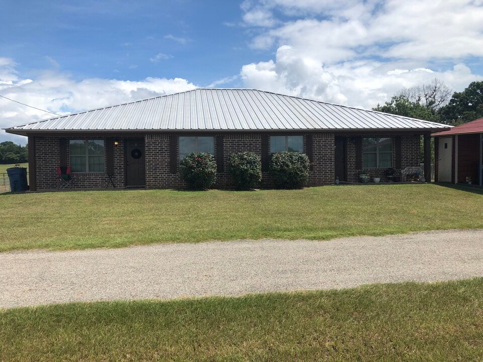 10090 FM 2138 in Jacksonville, TX - Building Photo