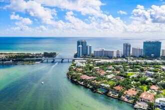 286 Bal Bay Dr in Bal Harbour, FL - Building Photo - Building Photo