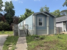 16926 W Hammon in Montgomery, TX - Building Photo