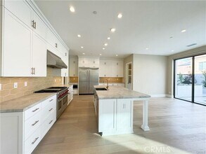 105 Green Rdg in Irvine, CA - Building Photo - Building Photo