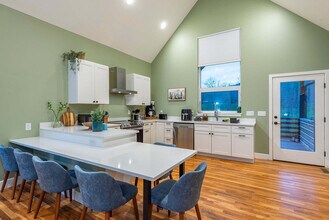 962 Riceville Rd in Asheville, NC - Building Photo - Building Photo