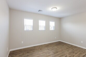 35013 N 30th Dr in Phoenix, AZ - Building Photo - Building Photo