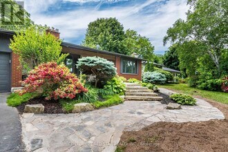 1448 Willowdown Rd in Oakville, ON - Building Photo - Building Photo