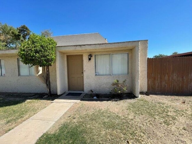 property at 944 S Valencia
