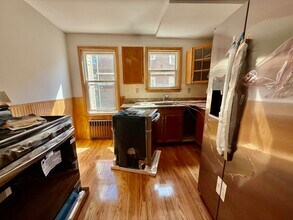 112 College Ave, Unit U1 in Medford, MA - Building Photo - Building Photo
