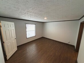 62 Eisenhower St in West Branch, IA - Building Photo - Building Photo