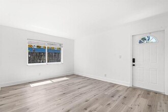 45 NE 24th St in Wilton Manors, FL - Building Photo - Building Photo