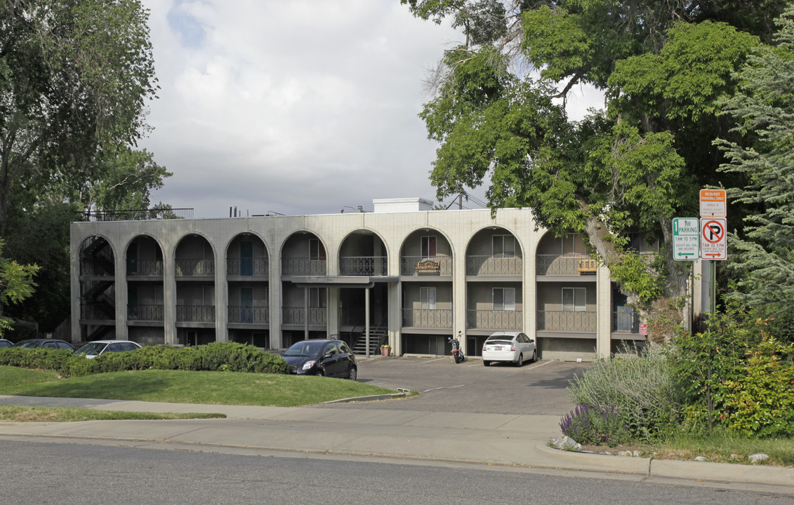 Sapphire Springs in Salt Lake City, UT - Building Photo