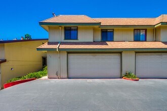 936 Marlin Dr in Vista, CA - Building Photo - Building Photo