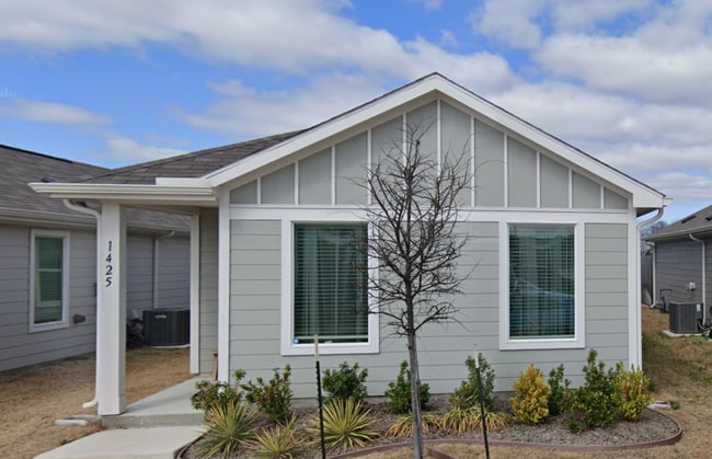 property at 1425 Sterling Wy