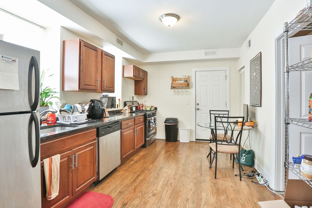 1814 N Wood St in Chicago, IL - Building Photo