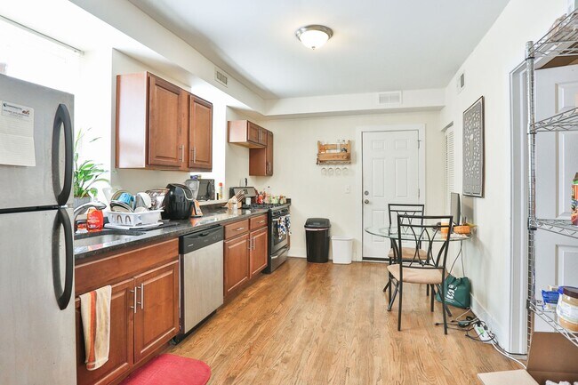 property at 1814 N Wood St
