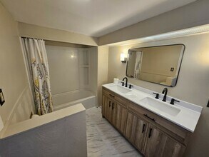 506 E Warren St in Saint Joseph, IL - Building Photo - Building Photo