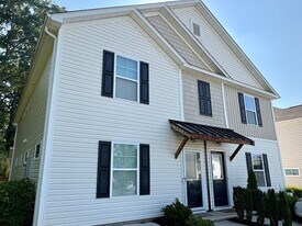201 Royal Wy in Pendleton, SC - Building Photo