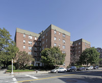 81-05-81-15 35th Ave in Jackson Heights, NY - Foto de edificio - Building Photo