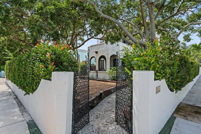 531 N Lakeside Dr in Lake Worth Beach, FL - Building Photo - Building Photo