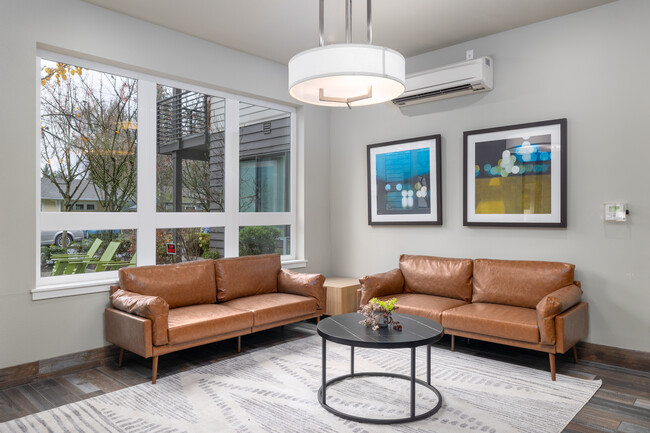 Moreland Crossing in Portland, OR - Building Photo - Interior Photo