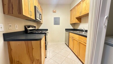 231 S Summerlin Ave in Orlando, FL - Building Photo - Building Photo