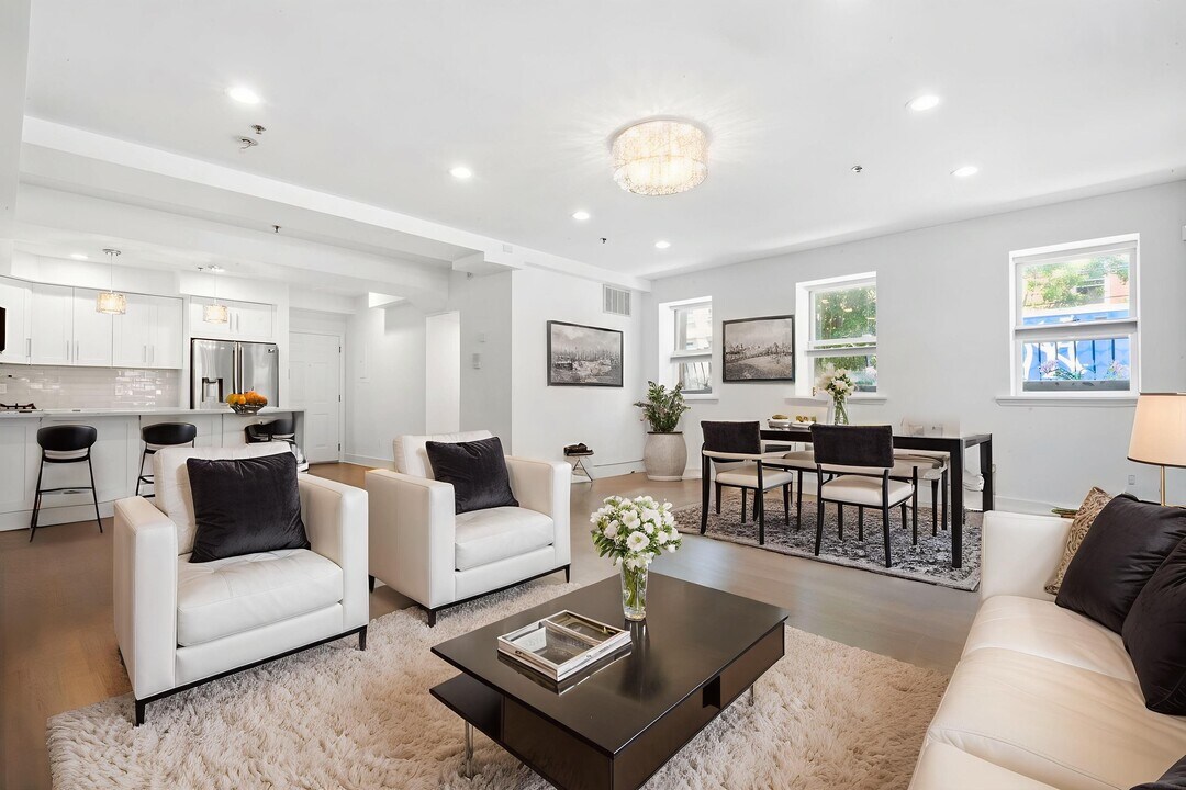 547 Bloomfield St in Hoboken, NJ - Building Photo