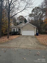 12714 Sulgrave Dr in Huntersville, NC - Building Photo