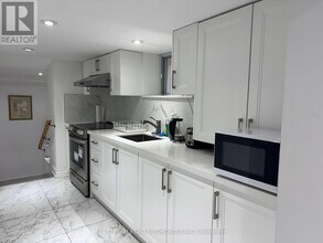 119 Lascelles Blvd in Toronto, ON - Building Photo - Building Photo