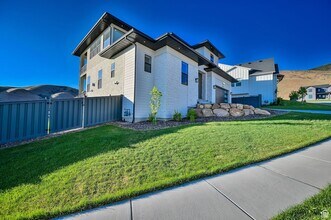 1722 Oakridge Cir in Lehi, UT - Building Photo - Building Photo