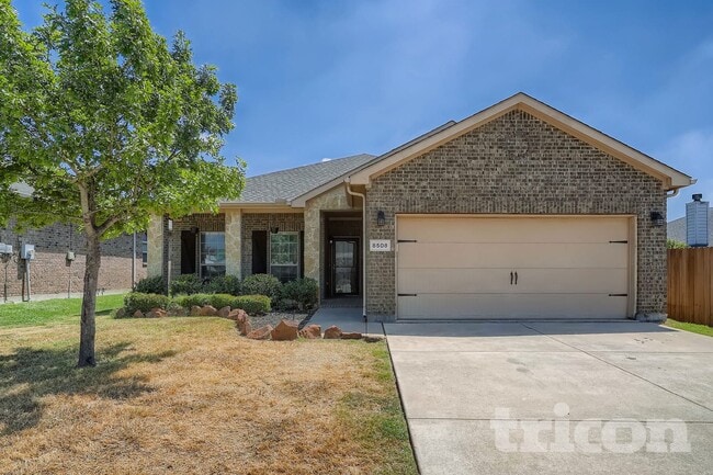 8508 Axis Deer Run in Fort Worth, TX - Building Photo - Building Photo