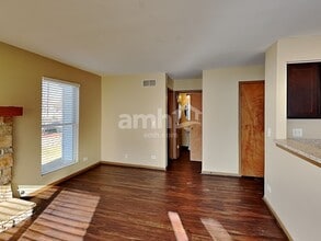 547 Greystone Ln in Bolingbrook, IL - Building Photo - Building Photo