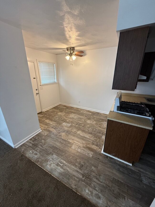 123 2nd Ave, Unit 1 in Plainwell, MI - Foto de edificio - Building Photo