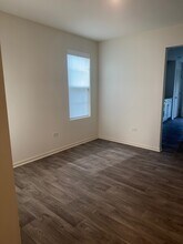 2068 Canyon Creek Ct in Aurora, IL - Building Photo - Building Photo