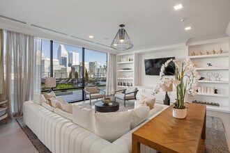 Overlook at Radius Dilworth in Charlotte, NC - Foto de edificio - Building Photo