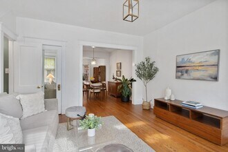 2009 37th St NW, Unit 0114 in Washington, DC - Building Photo - Building Photo