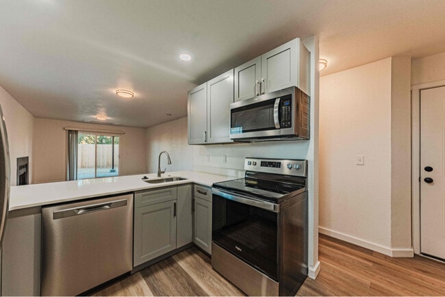 6731 Dublin Loop W