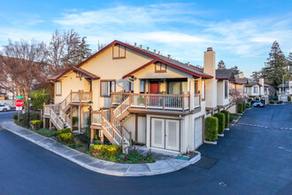 950 Cherry Glen Cir in Fremont, CA - Foto de edificio - Building Photo