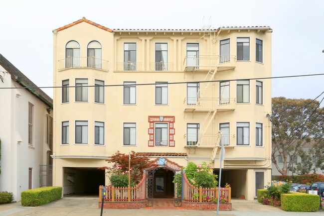 Casa Mia Apartments in Burlingame, CA - Foto de edificio - Building Photo